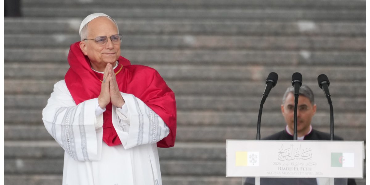 Schimb de „săgeți” Trump-Papa: Ce spune Leon despre „atacul” lui Trump?