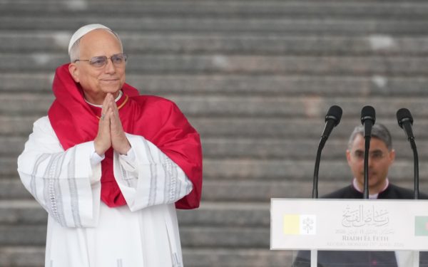 Schimb de „săgeți” Trump-Papa: Ce spune Leon despre „atacul” lui Trump?