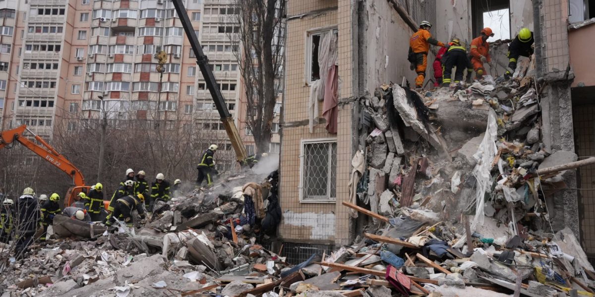 Atacuri rusești: Coșmar la Kiev, Odesa și Dnipro. Minim 12 morți, acuzații de crime de război