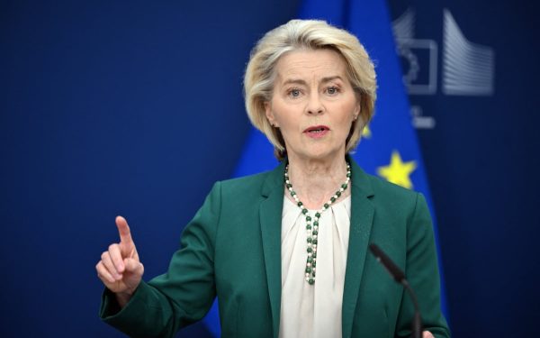 Ursula von der Leyen, reacție după vot: „Aștept cu nerăbdare” cu Radev
