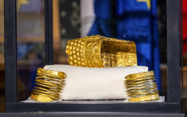 Tezaure dacice refăcute la București, după repatrierea din Olanda