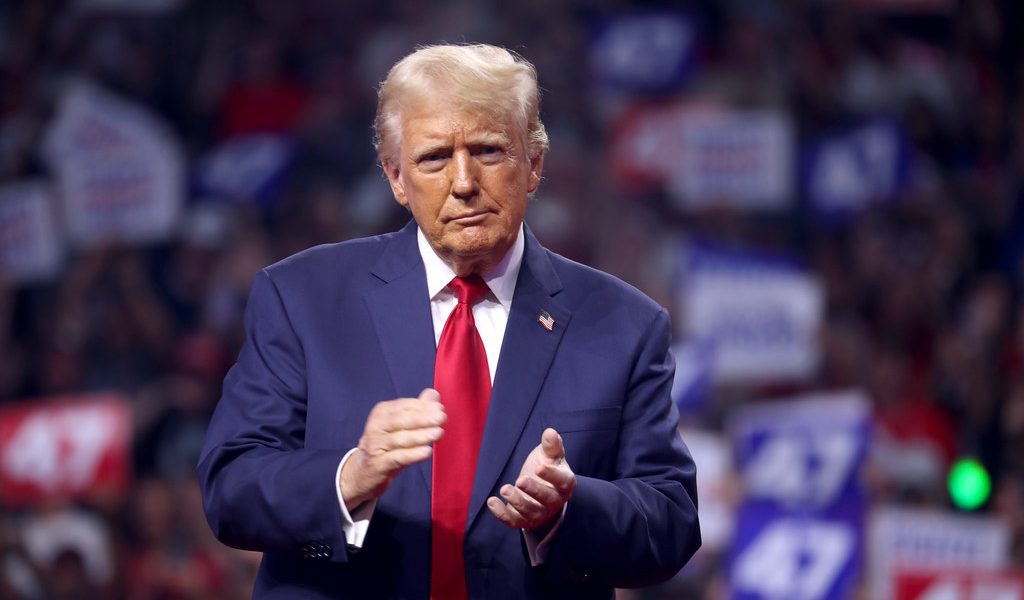 Trump, pact cu Iranul? EX-președintele merge la Islamabad, dacă e pace