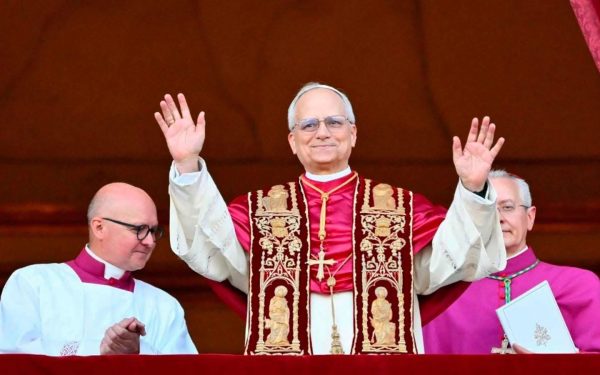 Papa Leon avertizează: Inteligența Artificială alimentează conflicte și temeri