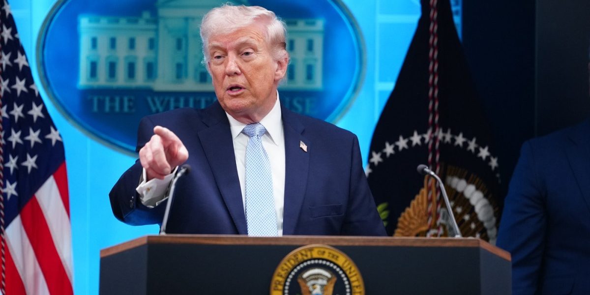 Susținere neașteptată pentru DONALD Trump: Cine-i ia partea liderului de la Casa Albă