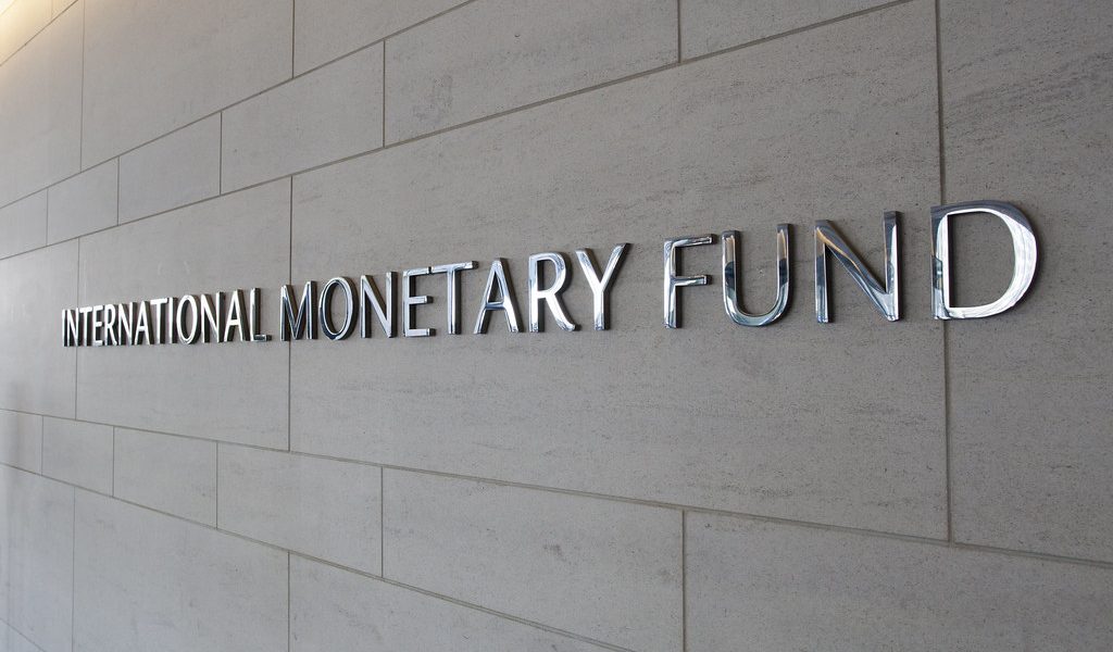 FMI trage semnalul de alarmă: România, în pragul turbulențelor economice! Bursa, în cădere liberă