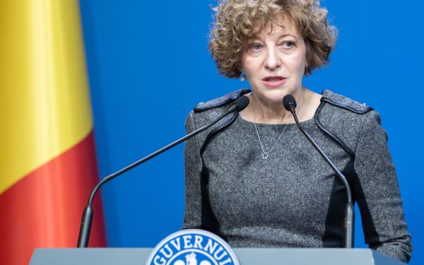 Oana Gheorghiu: Petrotrans SA, „moartă” de trei ori, ținută-n mâinile statului