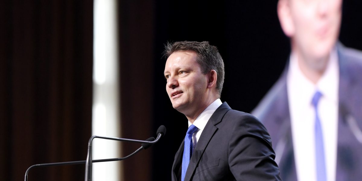 Nu avem timp de crize politice, în timp ce România fierbe!