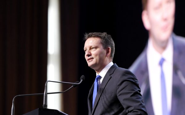 Nu avem timp de crize politice, în timp ce România fierbe!