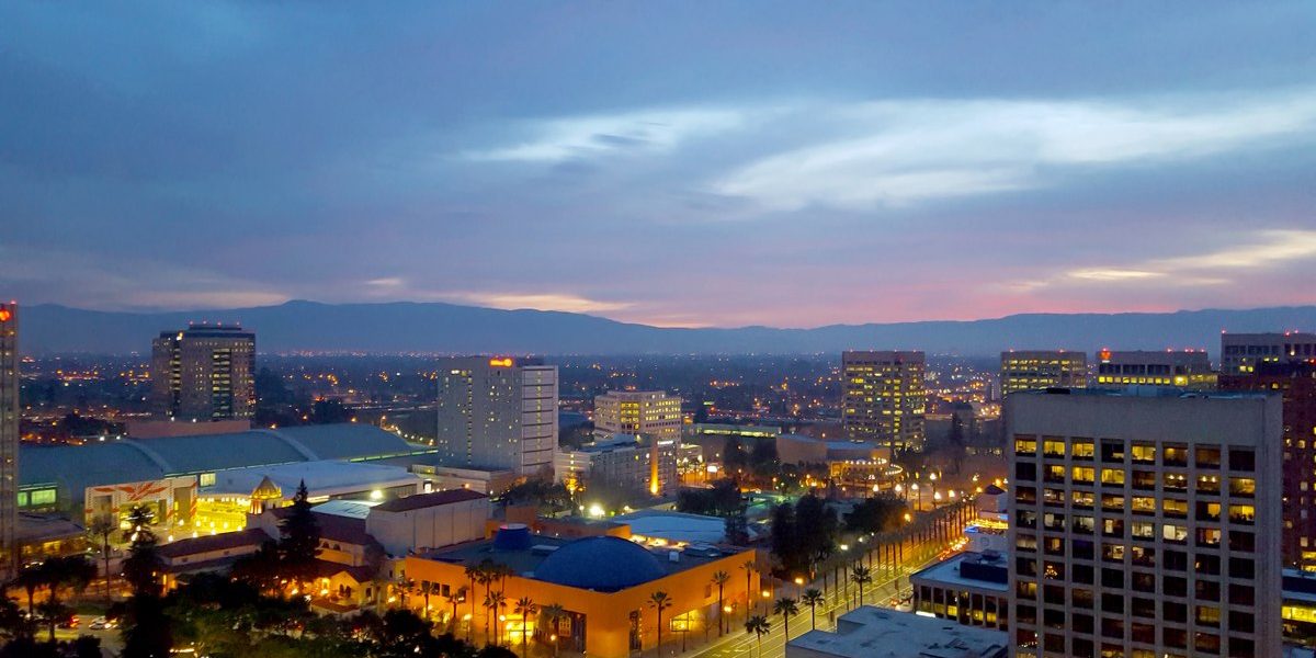 Revoluția americană vine de la corporații? „Centura conectată” la răscruce