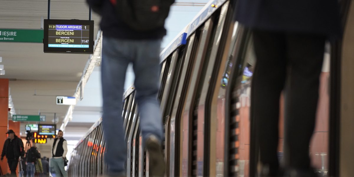 Abonamentele la metrou, vândute de 9 ori mai mult, după anunțul scumpirii