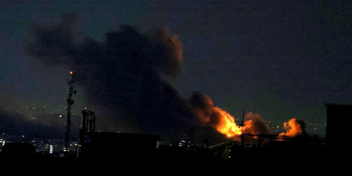 Donald Trump vrea petrolul Iranului, dar laudă negocierile de pace