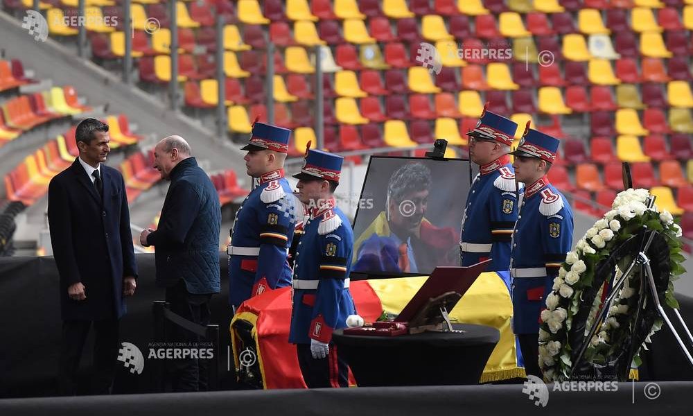Băsescu, omagiu emoționant pentru Lucescu, legendă a fotbalului românesc