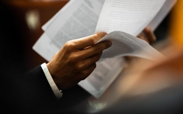 Demisie cu scandal în Grecia: Adjunctul Agriculturii, prins cu diplomă falsă