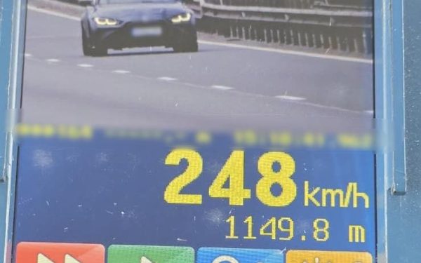Șofer din București, prins cu 248 km/h pe Autostrada Transilvania