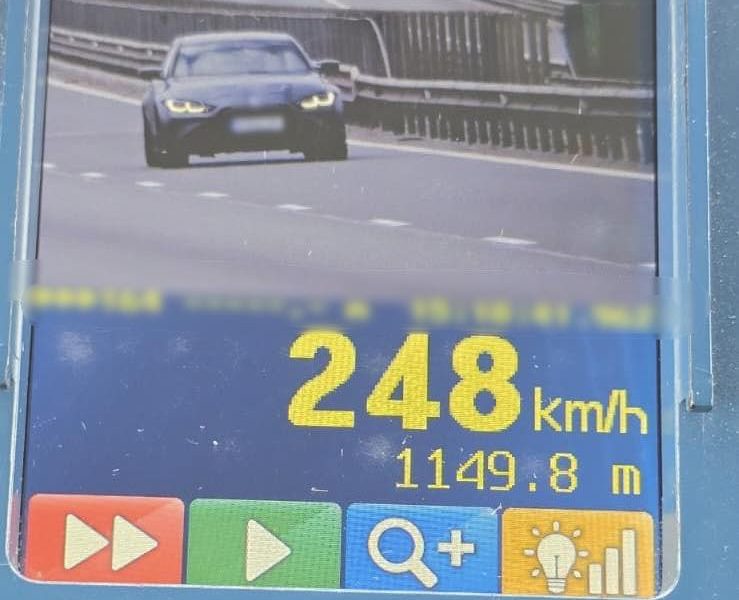 Șofer din București, prins cu 248 km/h pe Autostrada Transilvania