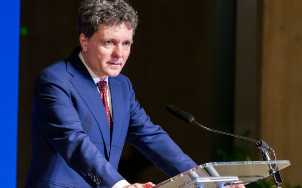 Nicușor Dan: Politicienii ascultă votanții, nu experții. Dezastru pentru economie