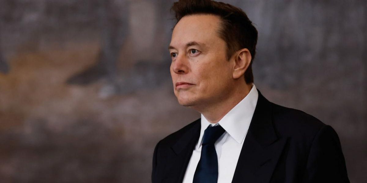 Musk oferă 260 de dolari/zi pentru munca la domiciliu în Europa