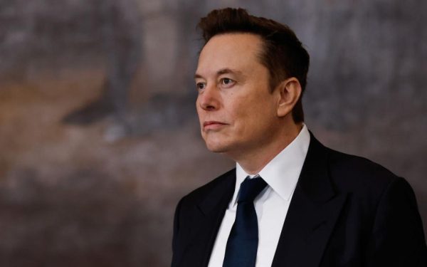 Musk oferă 260 de dolari/zi pentru munca la domiciliu în Europa