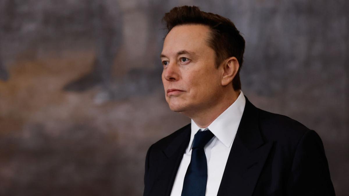 Musk oferă 260 de dolari/zi pentru munca la domiciliu în Europa