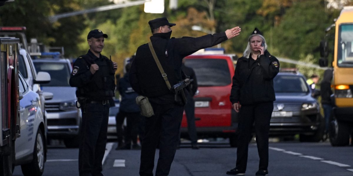 Doi polițiști români, anchetați după atacul armat din Kiev