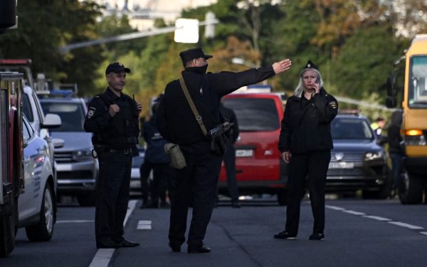 Doi polițiști români, anchetați după atacul armat din Kiev