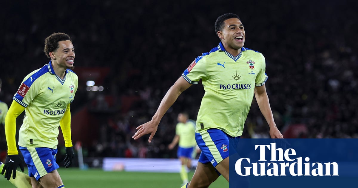 Arsenal a fost eliminată inesperat din FA Cup după o înfrângere surprinzătoare pe terenul lui Southampton, scor 2-1, într-un meci din sferturile competiției
