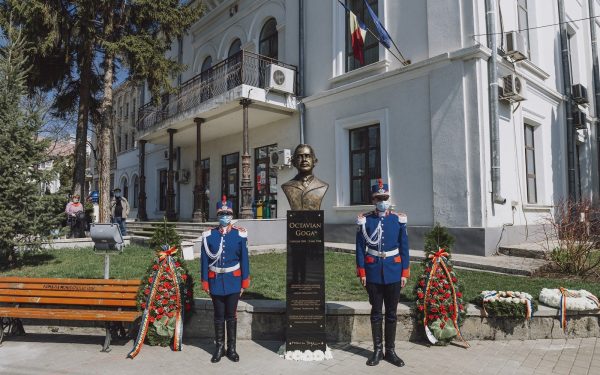 Bustul lui Goga, DISPĂRUT din Copou: Poezia, sub semnul întrebării la Iași