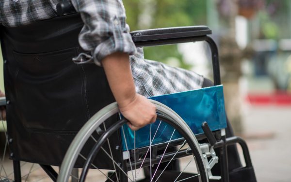 Cheltuieli lunare COLOSALE pentru persoanele cu dizabilități în Sectorul 1, 80% pe salarii