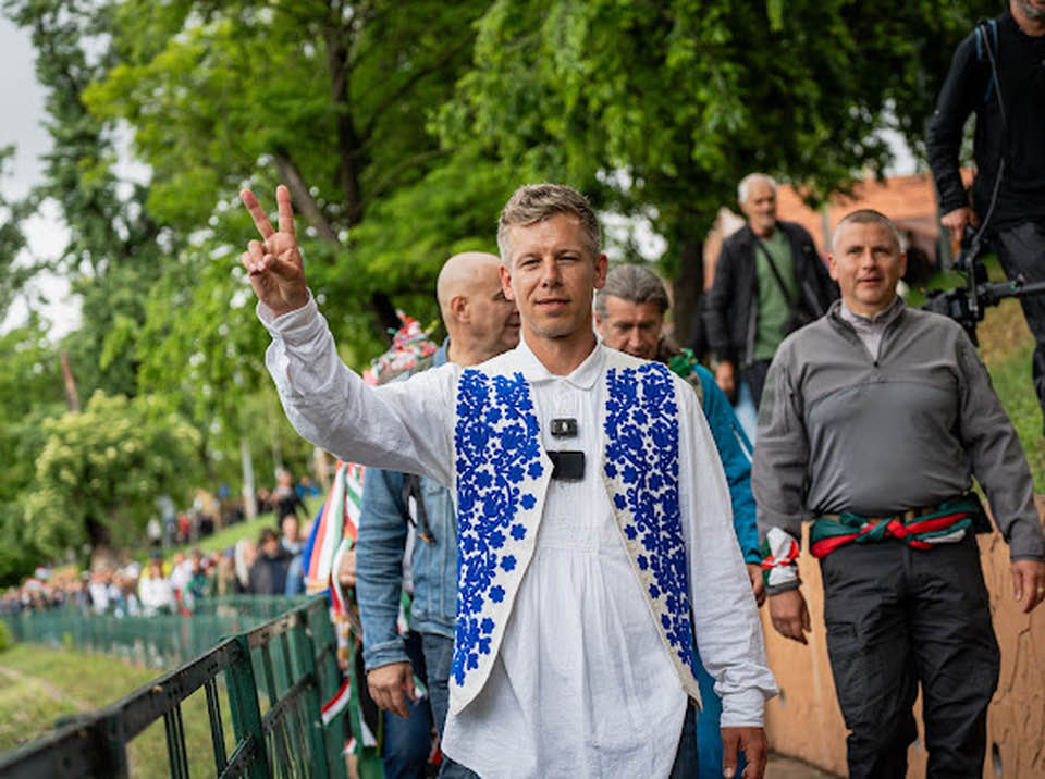 O formațiune de opoziție din Ungaria, condusă de Péter Magyar, ar putea obține o majoritate covârșitoare la viitoarele alegeri parlamentare, conform unei proiecții recente