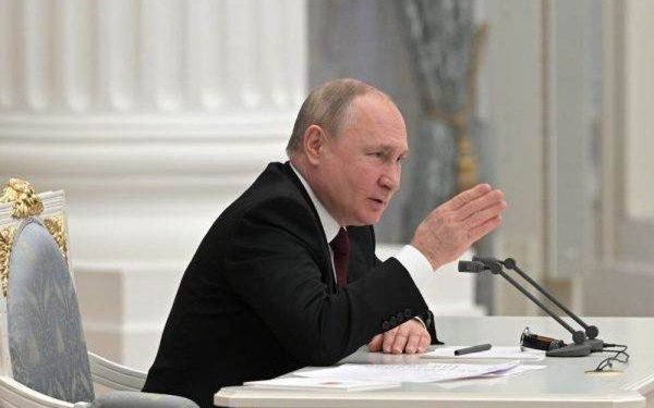 Președintele rus VLADIMIR Putin a anunțat joi o încetare temporară a focului în Ucraina, pe durata sărbătorilor pascale ortodoxe, un gest care ar putea oferi un moment de respiro într-un conflict ce durează de peste patru ani