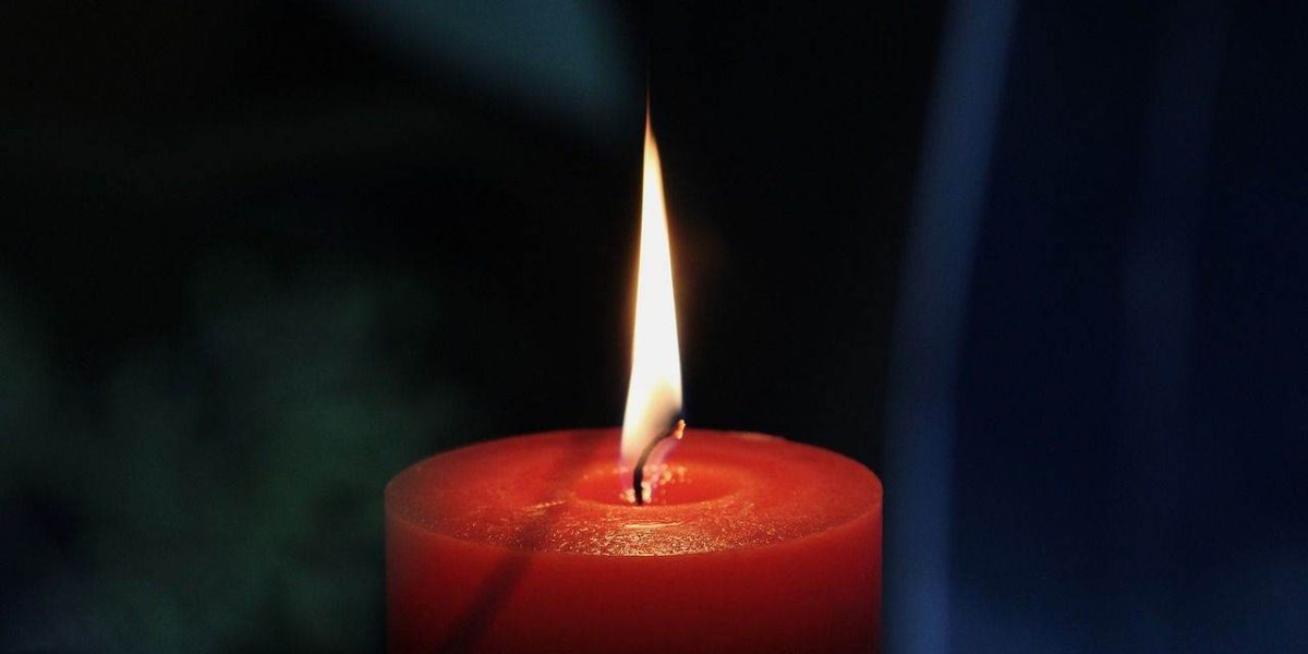 Sfânta Lumină vine azi de la Ierusalim, în România