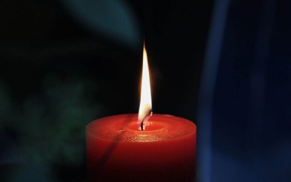 Sfânta Lumină vine azi de la Ierusalim, în România