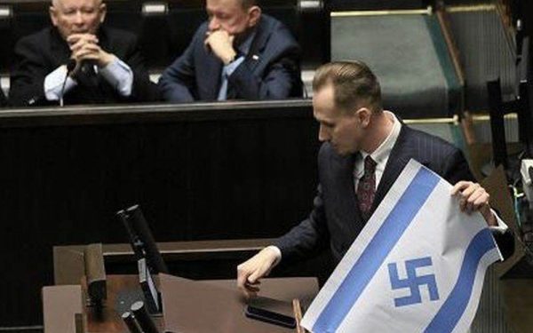 Ministerul israelian, reacție dură după scandalu’ cu simbol nazist pe steag