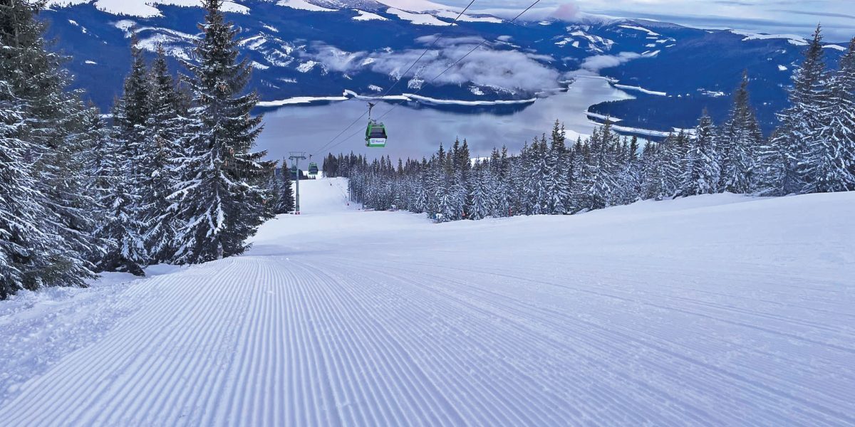 Peisajul montan românesc oferă și în perioada sărbătorilor pascale posibilitatea de a practica sporturile de iarnă