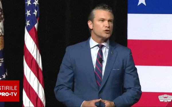 Biblia, la Pentagon: Pete Hegseth, atac la presă. Reacția Papei Leon