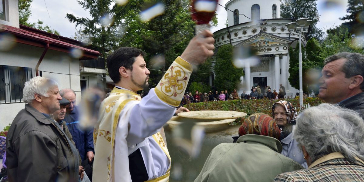 Izvorul Tămăduirii: Semnificație, tradiții și obiceiuri pentru creștinii ortodocși