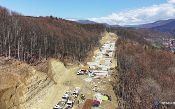 Muncă intensă pe A1: 1.550 de oameni și utilaje lucrează la Tunelul Poiana