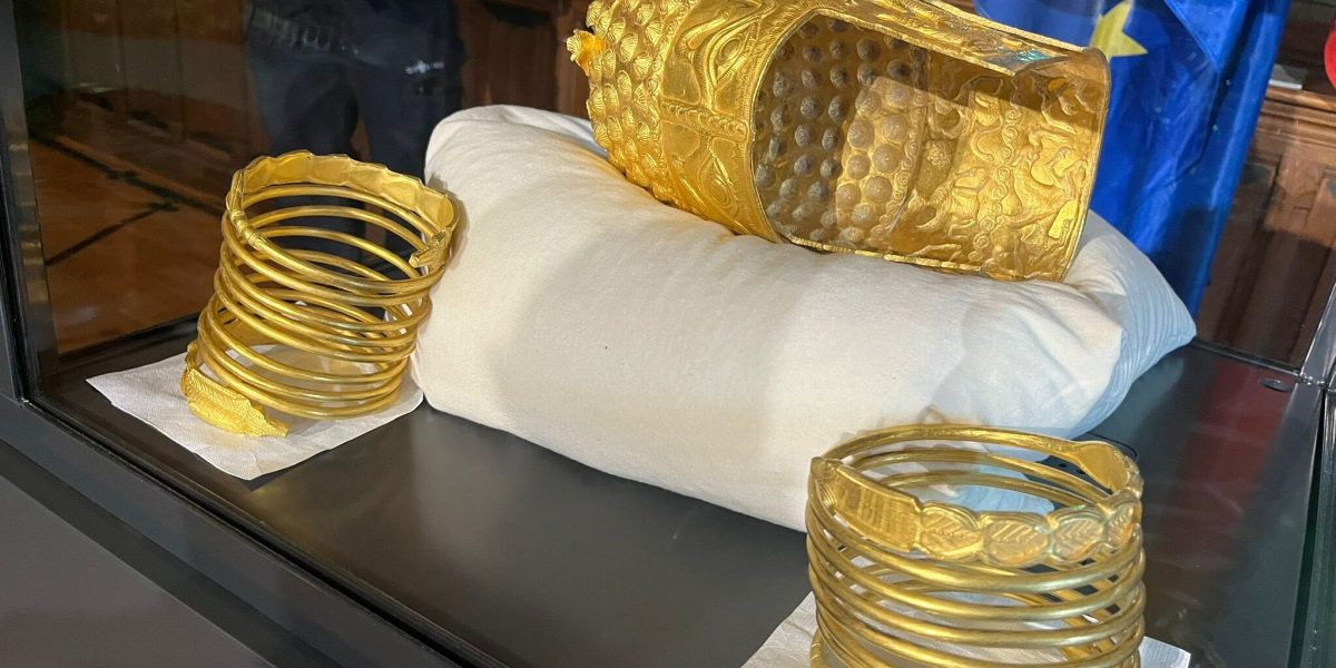 Coiful de la Coțofenești sosește la București săptămâna viitoare, la Muzeul de Istorie