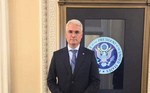 Pîslaru (USR): „Nu aruncăm România în haos!” Avertisment pentru „aventuri politice”