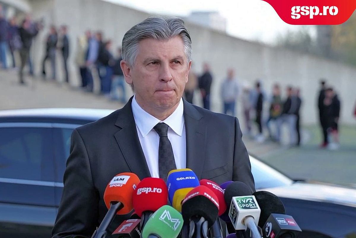 Fostul mijlocaș Ionuț Lupescu a adus un omagiu emoționant legendarului antrenor Mircea Lucescu, prezent la priveghiul acestuia de la Arena Națională