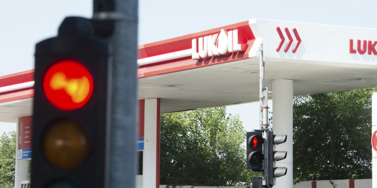 LUKOIL România, scapă de sancțiunile SUA: Licența e prelungită, expiră la final de lună