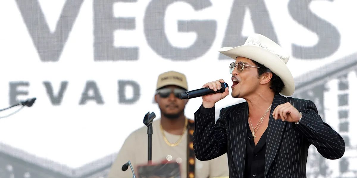 Nou Rege în Las Vegas: Parada pe Strip sărbătorește triumful