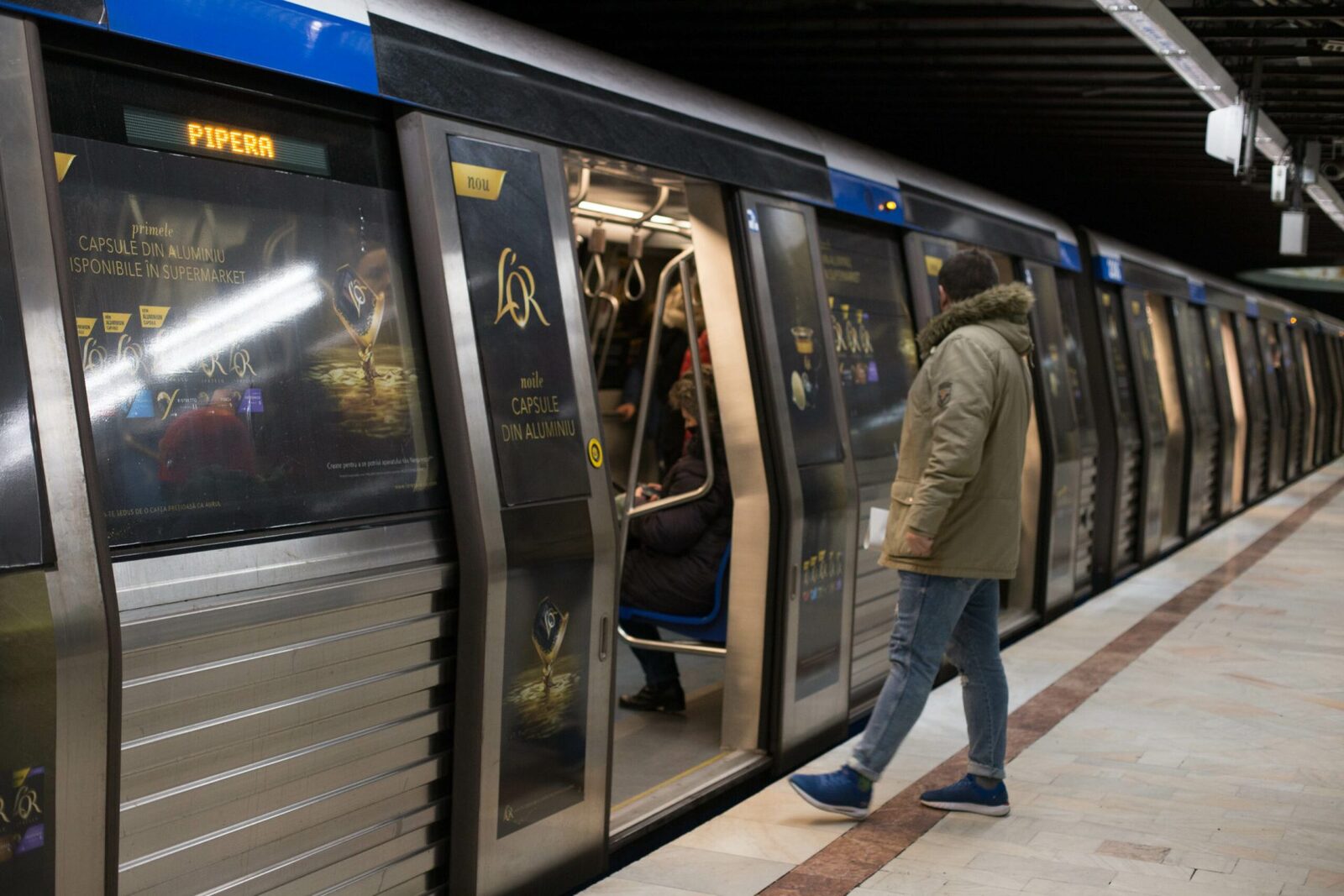 Revoltă la București: Metroul, mai scump, 11.500 de oameni protestează