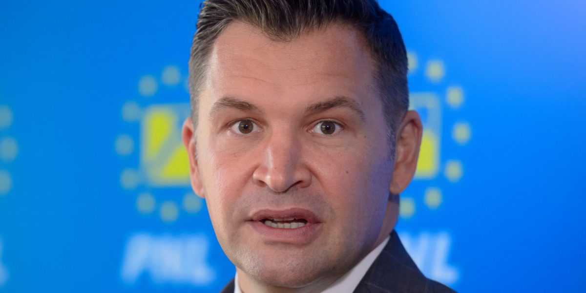 Orban, „pionul” lui Putin, a căzut: Reacția lui Stroe după „șah-mat” în UE