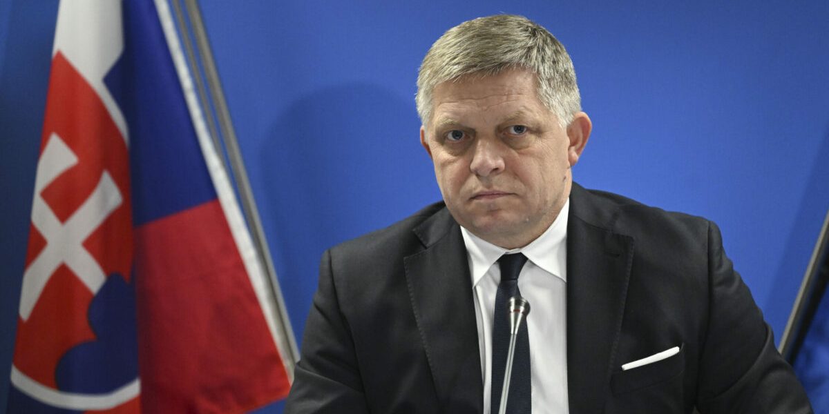 Două țări UE îi blochează premierului slovac drumul la Moscova