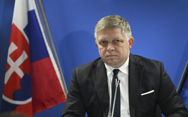 Două țări UE îi blochează premierului slovac drumul la Moscova