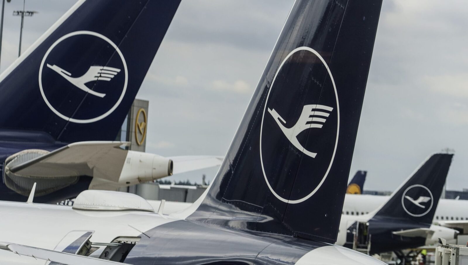 Traficul aerian dintre România și Germania este serios afectat vineri din cauza unei greve la compania Lufthansa, care a dus la anularea a peste 20 de zboruri