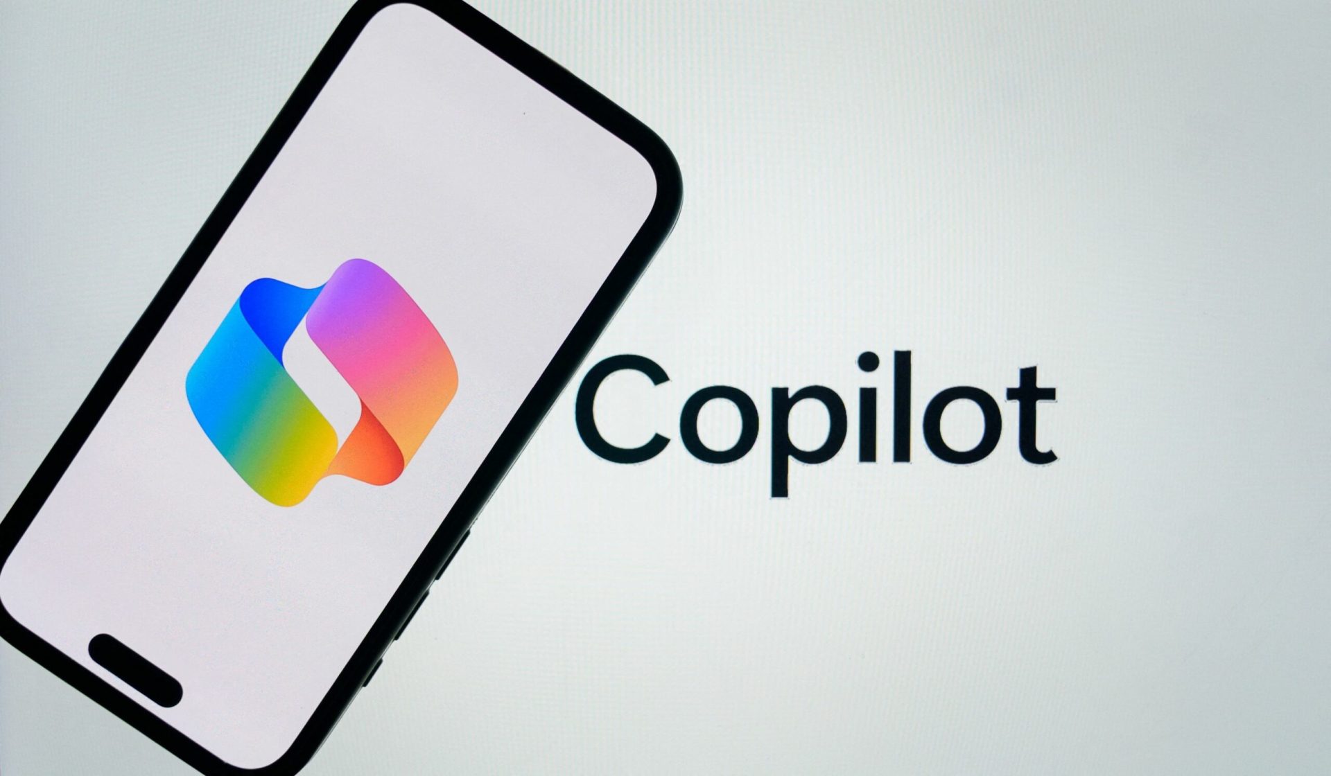 Microsoft afirmă că Copilot e doar pentru divertisment