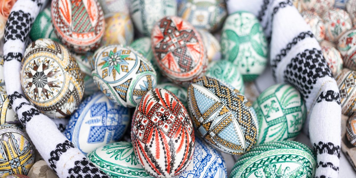 Urez-le un Paște Fericit: Cele mai bune mesaje pentru România în 2026