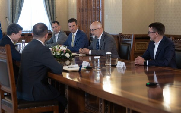 Criza guvernamentală bate la ușă: Ce riscă România?